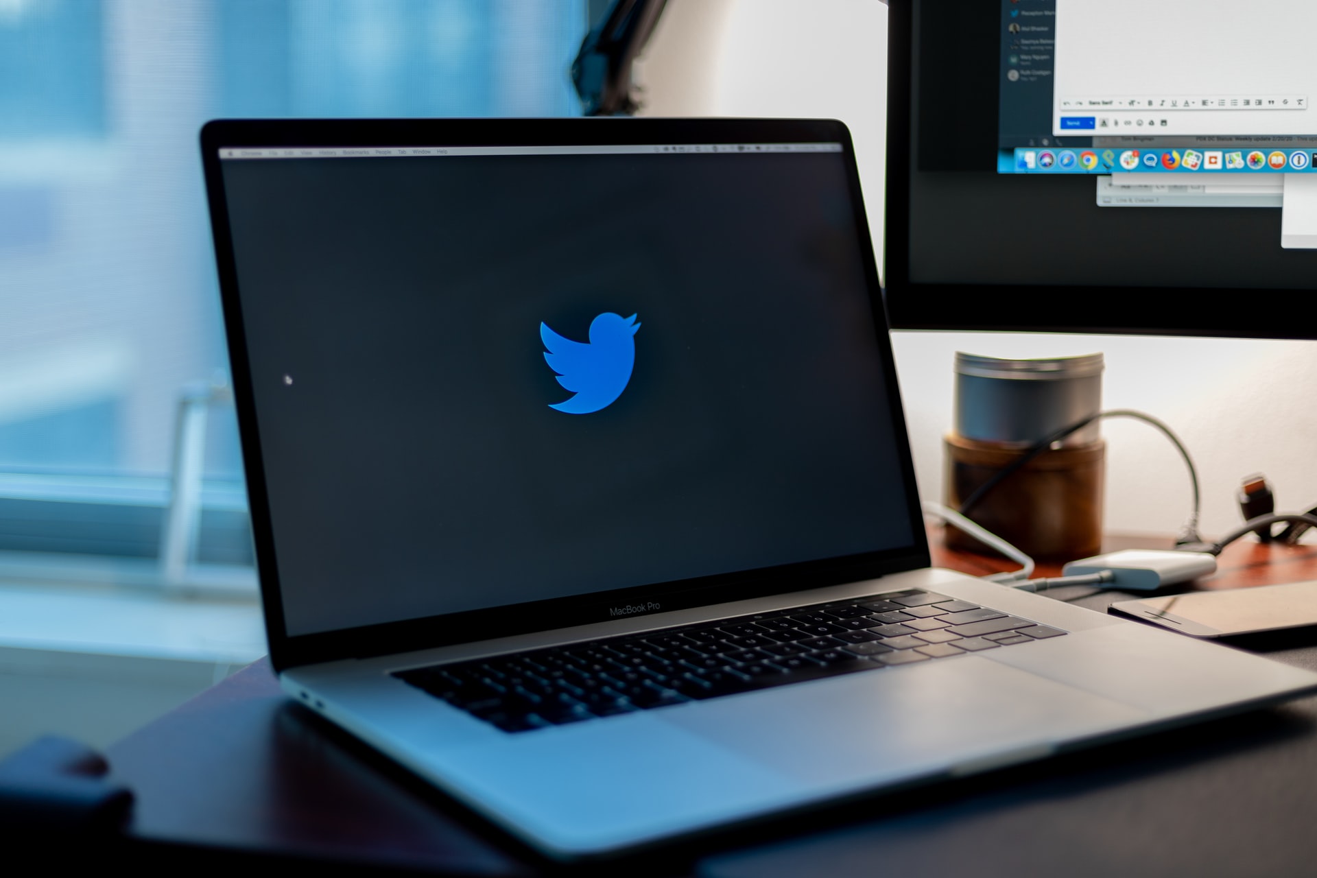 The Benefits of Using Twitter Today