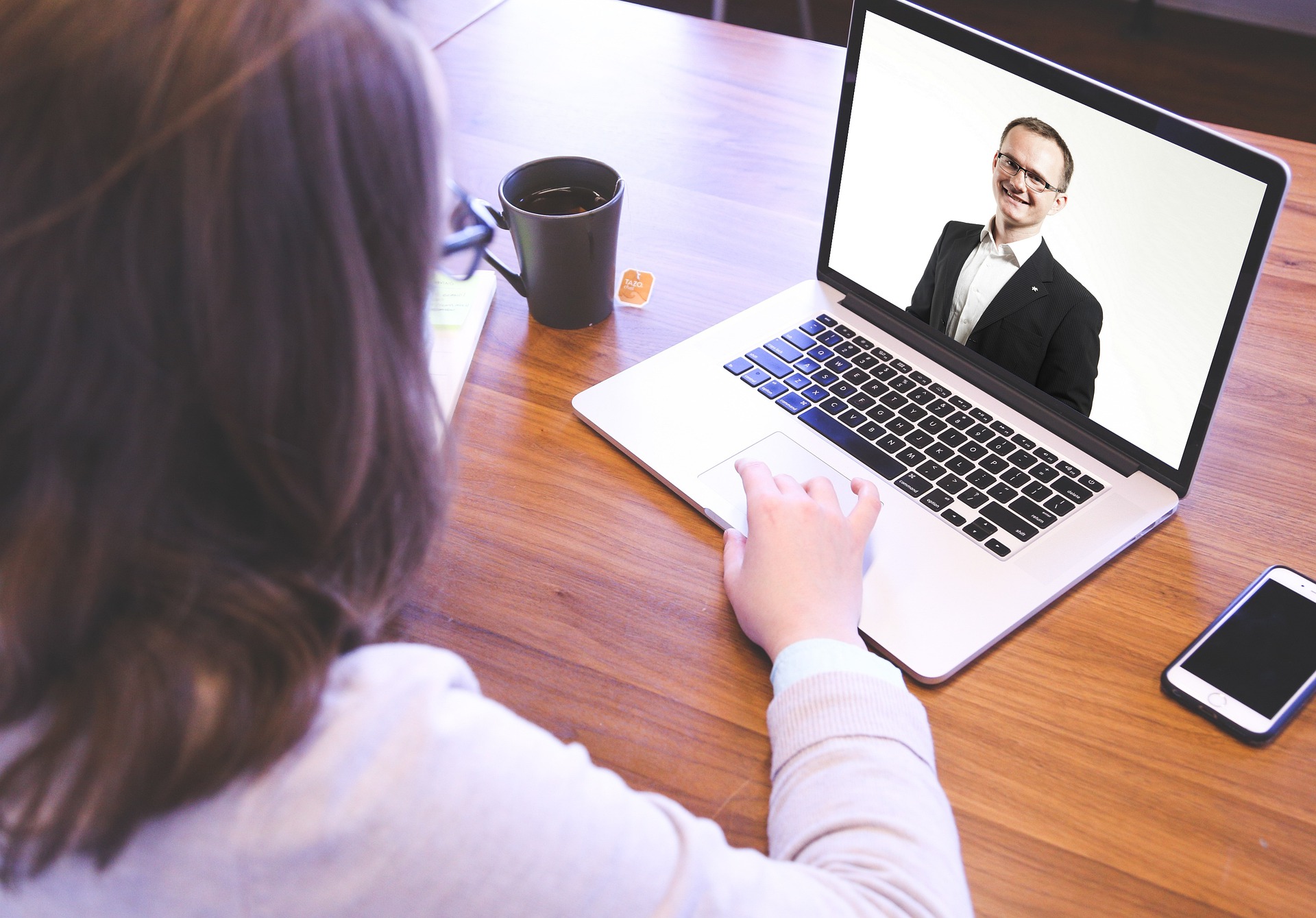 The Pros and Cons of Online Background Check