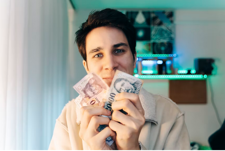 Tips for Monetizing Your YouTube Channel With Emerging Tech Trends